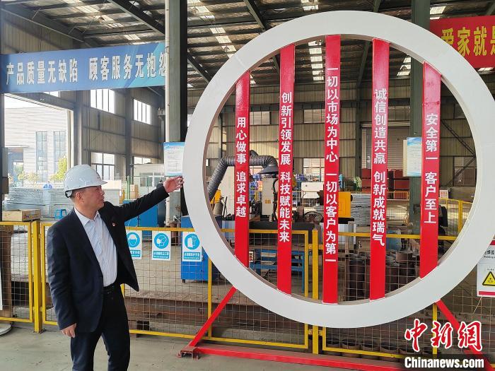 吳國忠介紹企業(yè)發(fā)展理念。　谷華 攝